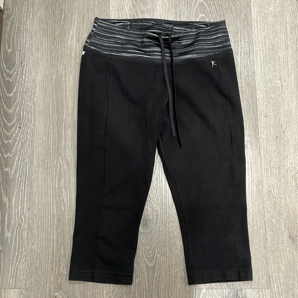 Black Capri Workout Leggings